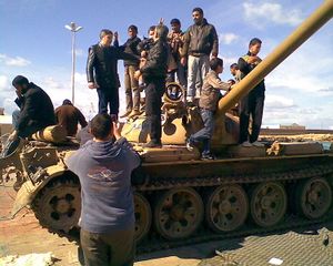 People on a tank in Benghazi1.jpg