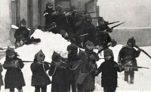 Октябрята — защитники Октября с игрушечными винтовками. 1930-е годы. Фото С. Струнникова.jpg