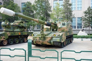 800px-PLZ-05 Self-Propelled Artillery 20170902.jpg