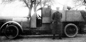 Autocannone peugeot-mod 1914-04.jpg