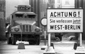 SK5 at the Brandenburg Tur, Berlin crisis, 1961.jpg