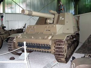 Panzerhaubitze-Hummel.jpg