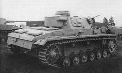 Pz.III Ausf. L, вид сбоку сзади.jpg