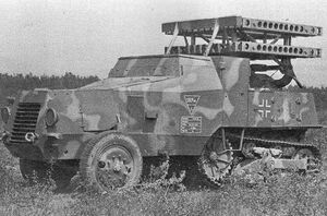 81,4-мм РСЗО RAKETEN-VIELFACHWERFER AUF M.GEP.ZGKW.S303(F), 10-я батарея 155-го артполка 21-ой ТД, Франция, весна 1944 года.jpg