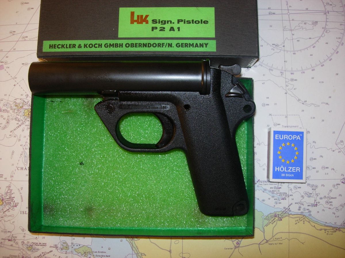 Сигнальный пистолет HK P2A1.