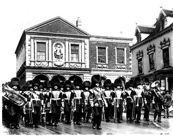 Grenadier Guards 1930s Windsor.jpg