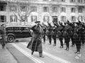 Italo Balbo, salutato da militi col pugnale in alto, mentre si appresta ad entrare nella chiesa di San Giuseppe 03.02.1937.jpg