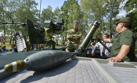 Посещение Президентом Украины Первой оперативной бригады Национальной гвардии, 26 июля 2014 года7.jpg