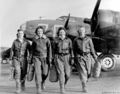 Женщины-пилоты только что вышли из самолетов В-17, 16 апреля 1949 г.jpg