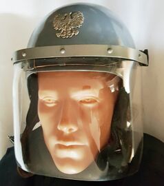 Helm-zandarmerii-wojskowej-wz-6775.jpg