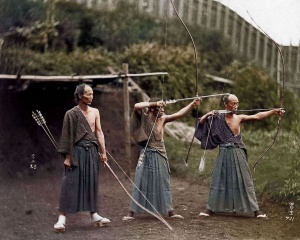 Японские лучники, приблизительно 1870 - 1880 гг.jpg