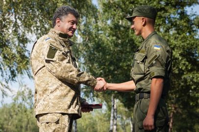 Посещение Президентом Украины Первой оперативной бригады Национальной гвардии, 26 июля 2014 года17.jpg