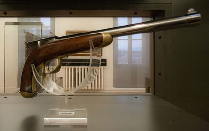 Pistolet Treuille Beaulieu 1854 Chatellerault.jpg