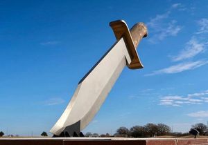Памятник Боуи в Техасе.jpg