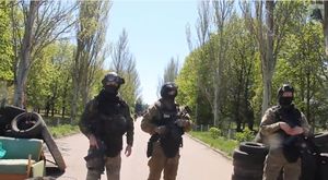 Ukrainian soldiers near Kramatorsk.jpg
