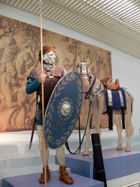 Het Valkhof - Reiter mit Pferd.jpg
