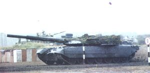 Основной танк Объект 640 Чёрный Орел, Омск, июнь 1999 года.jpg