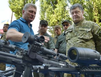 Посещение Президентом Украины Первой оперативной бригады Национальной гвардии, 26 июля 2014 года2.jpg