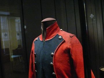 Regiment curten 1786 les invalides habit revers collet.jpg