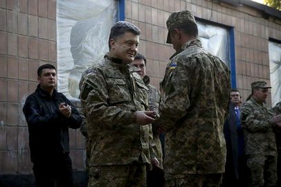 Рабочая поездка Президента Украины в Донецкую и Луганскую области, 10 октября 2014 года11.jpg