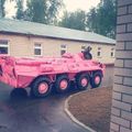 Розовый БТР-80 где-то в России, 2010-е гг..jpg