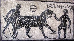 Римская фреска. Женщины сражаются со зверями.jpg