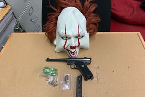 Clown-gun-4555.jpg