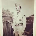 Будущий основатель журнала Playboy, военный корреспондент Хью Хефнер на службе в армии США. ВМВ. 1944 г..jpg
