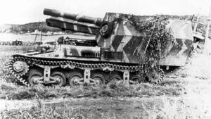10,5 cm leFH 18-4 auf Geschutzwagen Lr.S.(f) Alkett, Нормандия, 1944 год..jpg